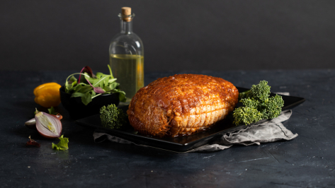 Krůtí roláda s bazalkou a rajčetem sous vide